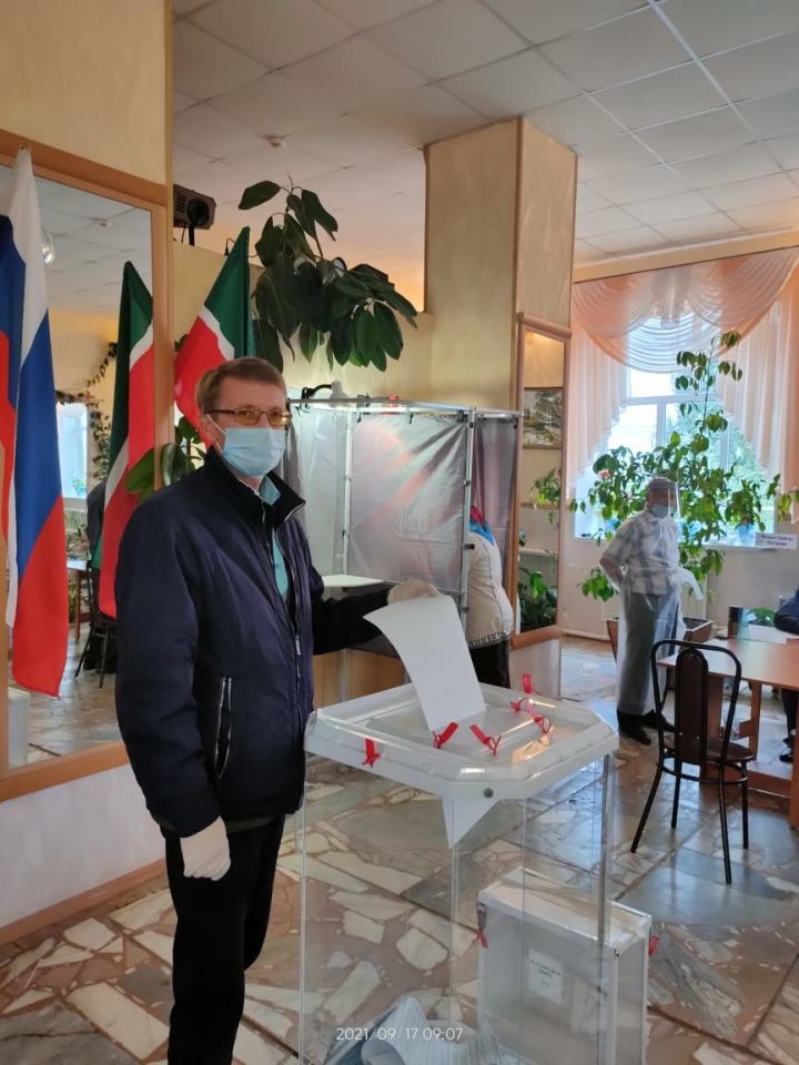 Руководитель Азнакаевского сельхозуправления проголосовал за изобилие на столах