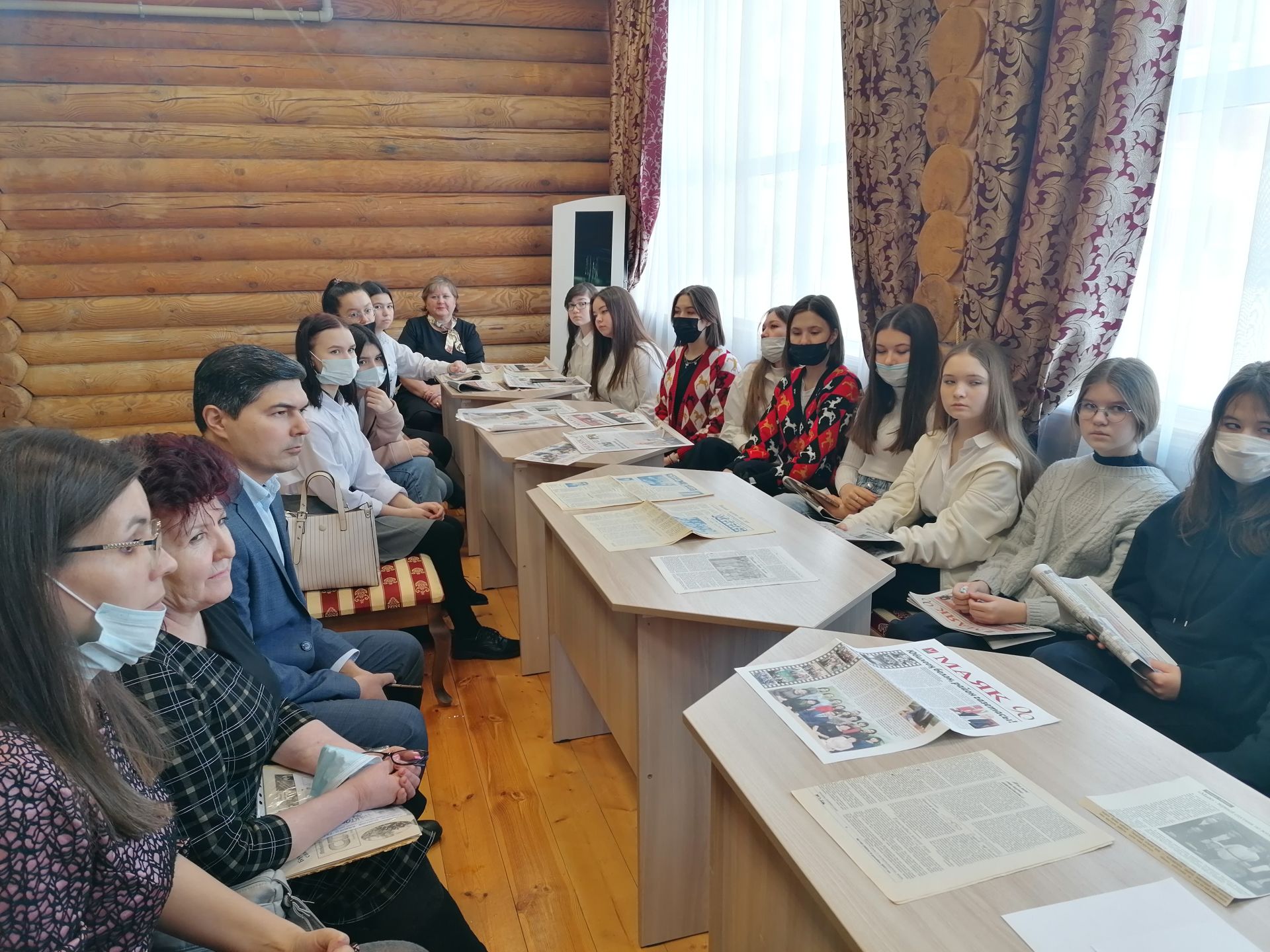 Журналисты газеты ”Маяк" встретились с учениками