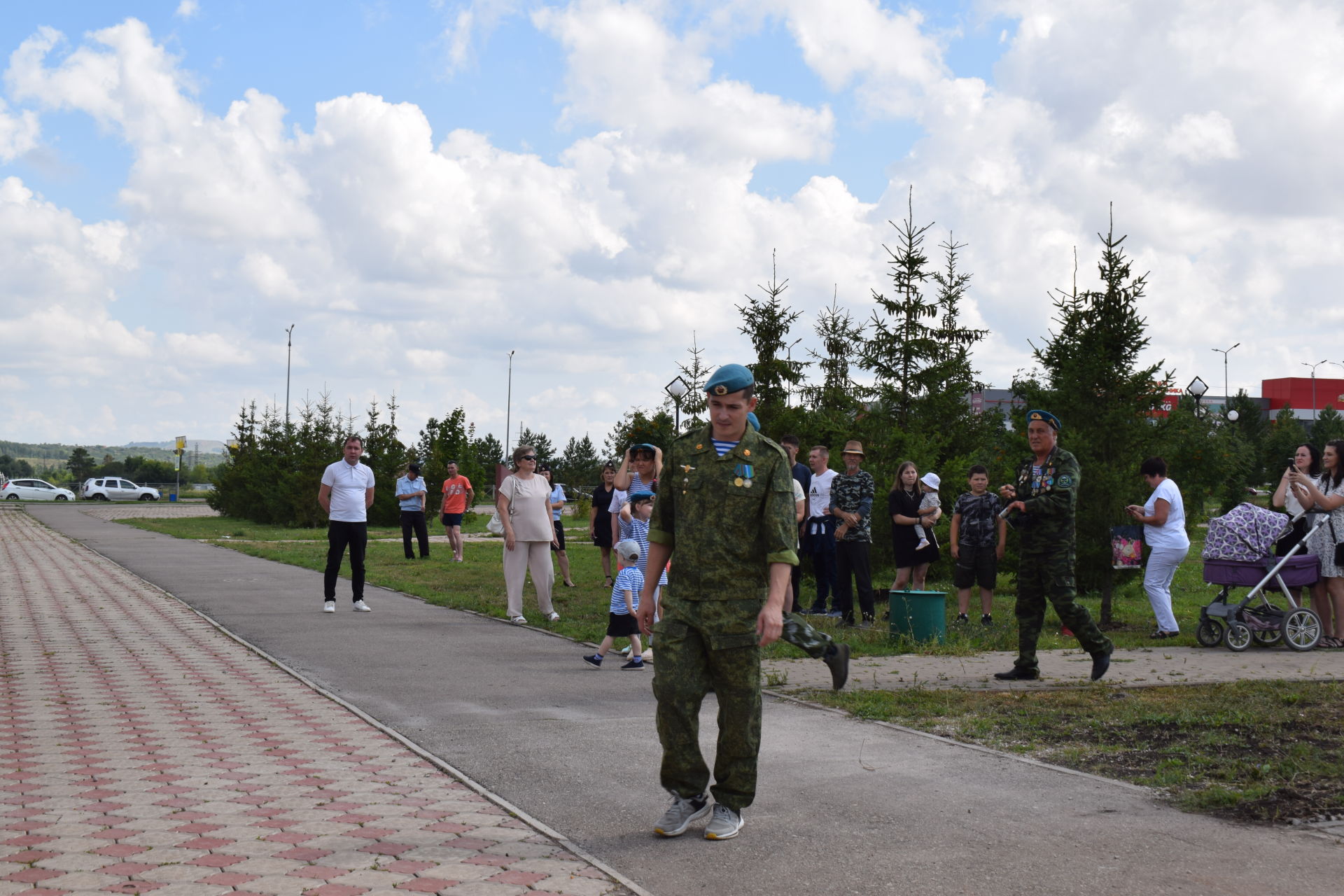 Азнакаевские десантники отметили День ВДВ