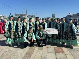 Коллектив  « Жанашым» выступил на фестивале „Уйнагыз, гармуннар! “ в Казани