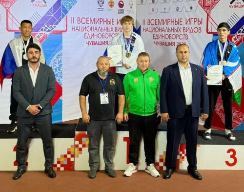 Азнакай көрәшчесе  Дөнья кубогын отты