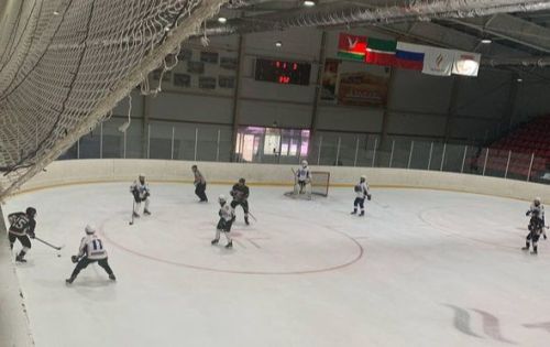 Юные хоккеисты Азнакаево одержали победу в захватывающем матче