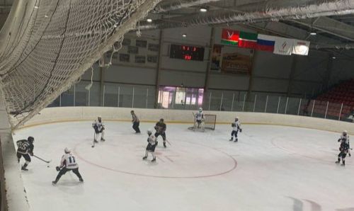 Юные хоккеисты Азнакаево одержали победу в захватывающем матче