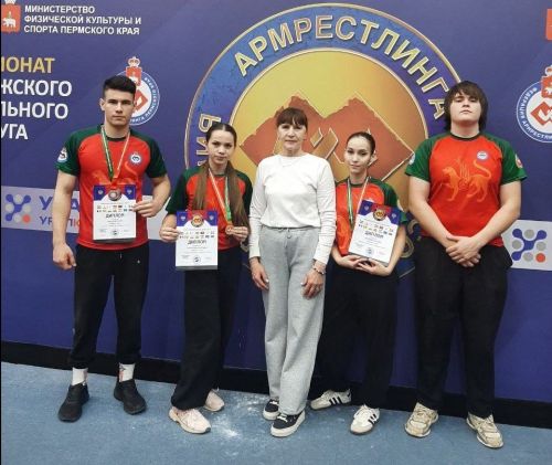 Золото и бронза Первенства ПФО: азнакаевские армрестлеры показали высокий класс