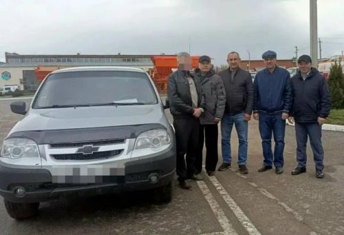 Азнакаевское управление дорог отправило внедорожник в зону СВО