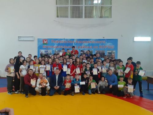 Азнакайда көрәш буенча район турниры үтте