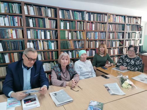 Завгария Шарипова представила землякам свою новую книгу