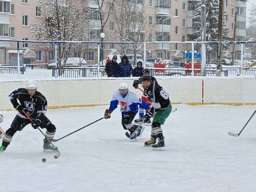 В поселке Актюбинский прошли соревнования по хоккею