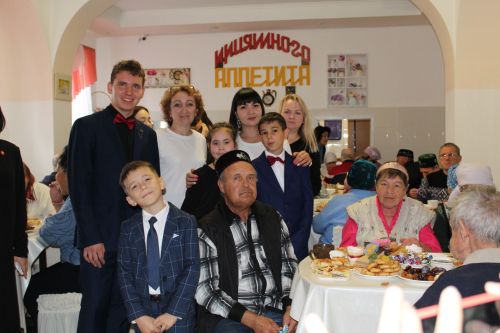 Актүбә картлар йортында Өлкәннәр көне уңаеннан матур бәйрәм үтте