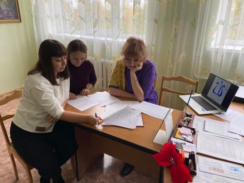 «Азнакай балалар сәнгать мәктәбене»нең профсоюз комитеты түгәрәк өстәл үткәрде
