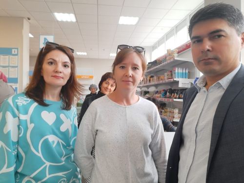 Сегодня редакция газеты «Маяк» устроила День подписчика и разыграла билеты на спектакль