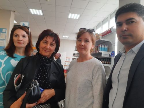 Сегодня редакция газеты «Маяк» устроила День подписчика и разыграла билеты на спектакль
