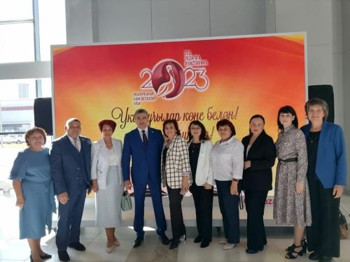 Азнакай педагоглары Казанда Укытучылар көнендә булдылар