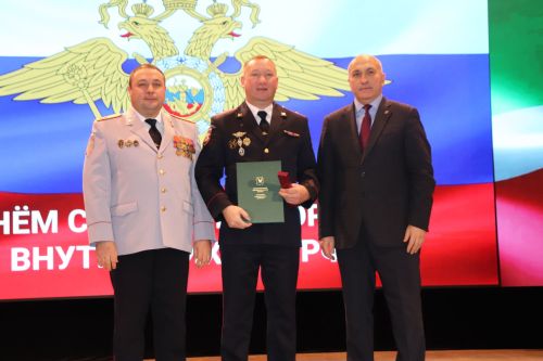 Азнакайда Эчке эшләр органнары хезмәткәрләре көнен билгеләп үттеләр