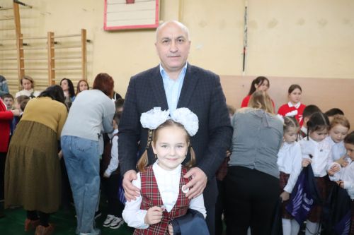 Азнакайдагы 5 нче мәктәп укучыларын “Россия бөркетләре”нә кабул итү тантанасы узды