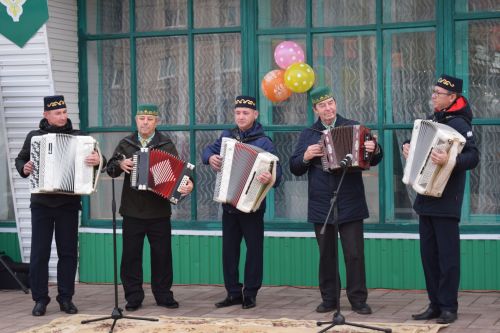 В Азнакаево провели праздник Пирога