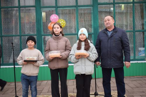 В Азнакаево провели праздник Пирога