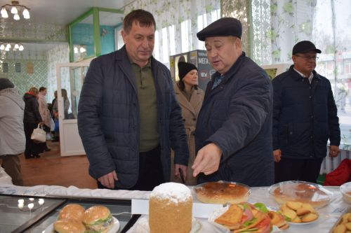 В Азнакаево провели праздник Пирога