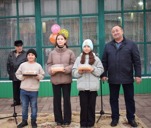 В Азнакаево провели праздник Пирога
