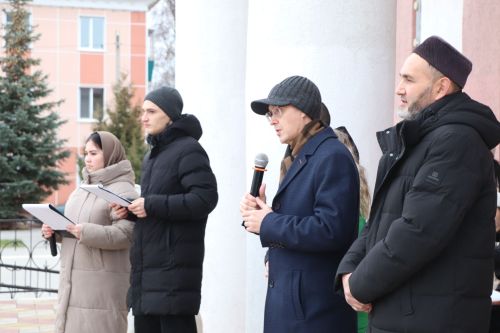 Азнакайда юл-транспорт һәлакәтләре корбаннарын искә алу көненә багышланган акция үткәрелде
