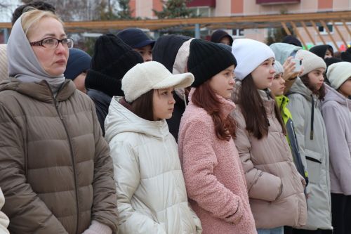 Азнакайда юл-транспорт һәлакәтләре корбаннарын искә алу көненә багышланган акция үткәрелде