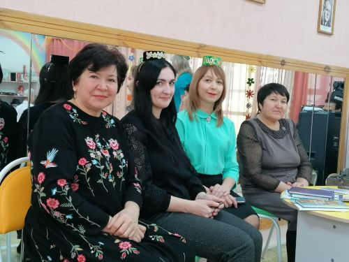 Азнакайдагы 9 нчы «Салават күпере» балалар бакчасында «Туган якта туа хисләрем» дип исемләнгән кичә узды