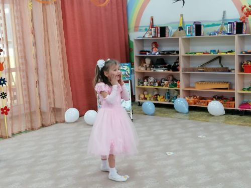 Азнакайдагы 9 нчы «Салават күпере» балалар бакчасында «Туган якта туа хисләрем» дип исемләнгән кичә узды