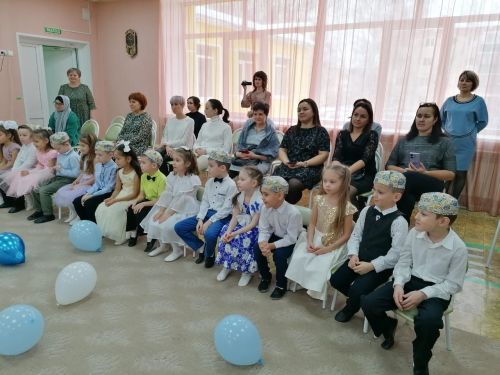 Азнакайдагы 9 нчы «Салават күпере» балалар бакчасында «Туган якта туа хисләрем» дип исемләнгән кичә узды
