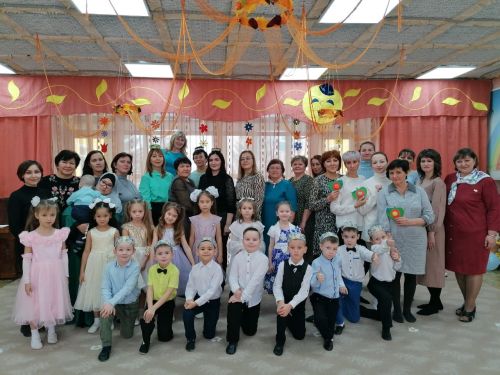 Азнакайдагы 9 нчы «Салават күпере» балалар бакчасында «Туган якта туа хисләрем» дип исемләнгән кичә узды
