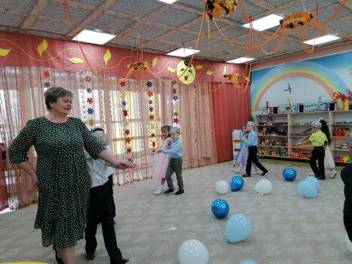 Азнакайдагы 9 нчы «Салават күпере» балалар бакчасында «Туган якта туа хисләрем» дип исемләнгән кичә узды
