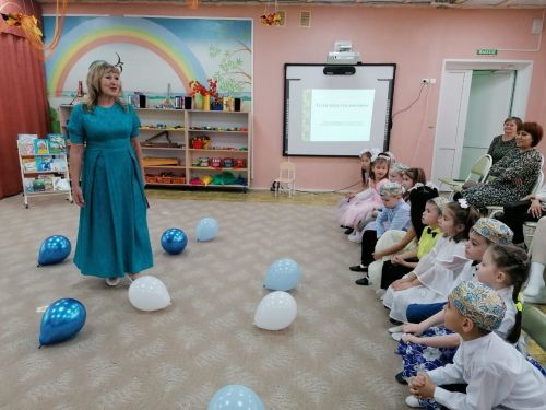 Азнакайдагы 9 нчы «Салават күпере» балалар бакчасында «Туган якта туа хисләрем» дип исемләнгән кичә узды