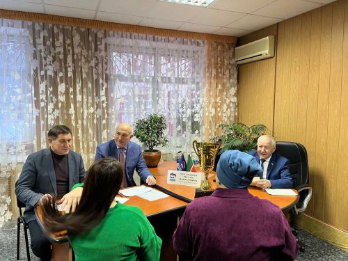 Депутат Государственного Совета Татарстана Рустам Мухамадеев провел личный прием азнакаевцев
