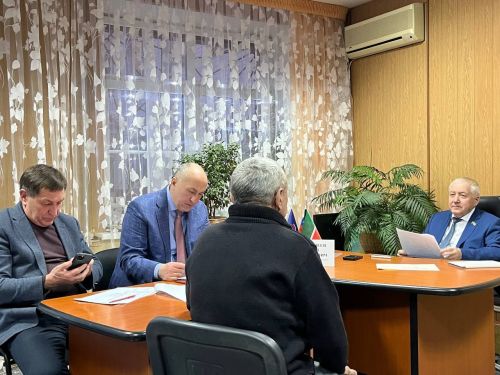 Депутат Государственного Совета Татарстана Рустам Мухамадеев провел личный прием азнакаевцев