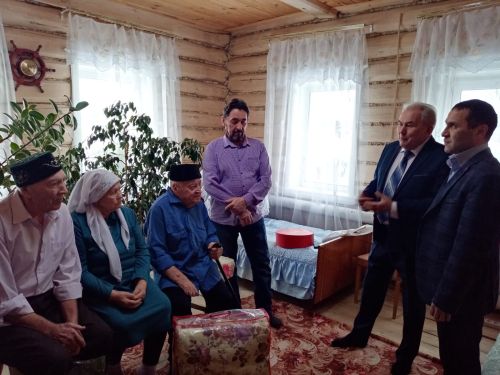 Азнакай районы Татшуган авылында яшәүче Фаил ага Сираҗев 90 яшьлек юбилеен билгеләп үтте