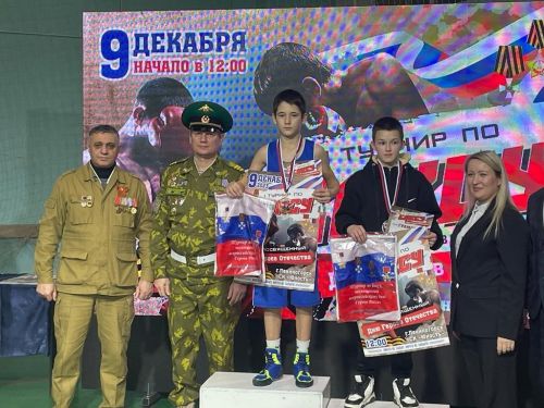 Азнакай боксчылары чираттагы уңышлары белән сөендерәләр