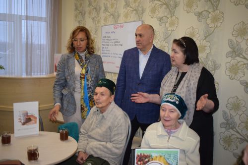 Сегодня министр труда, занятости и социальной защиты РТ Эльмира Зарипова в рамках делового визита в Азнакаевский район посетила дом престарелых и инвалидов в поселке Актюба