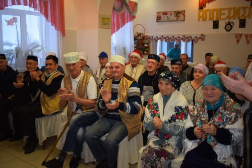 Сегодня министр труда, занятости и социальной защиты РТ Эльмира Зарипова в рамках делового визита в Азнакаевский район посетила дом престарелых и инвалидов в поселке Актюба