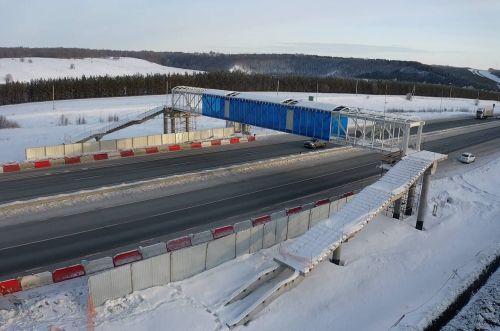В Татарстане на трассе М-7 «Волга» смонтировали пролетные строения 13 надземных пешеходных переходов