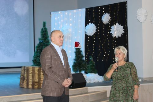 В Азнакаево провели новогодний праздник для детей — сирот