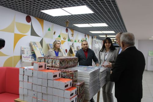 В Азнакаево провели новогодний праздник для детей — сирот