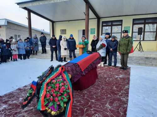Татшуган авылында хәрби егетне соңгы юлга озаттылар.