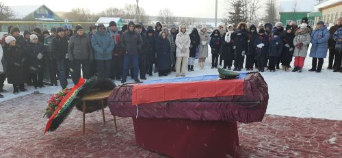 Татшуган авылында хәрби егетне соңгы юлга озаттылар.