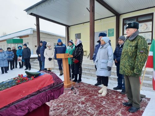 Татшуган авылында хәрби егетне соңгы юлга озаттылар.