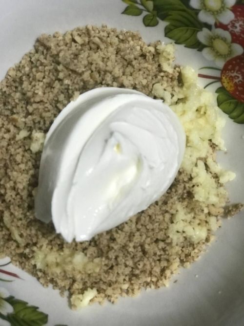 Рецепт рулетиков из баклажан с начинкой из грецкого ореха