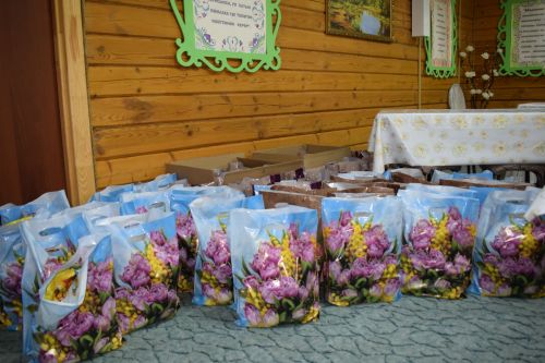 Азнакаевская «Голубая мечеть» порадовала подарками