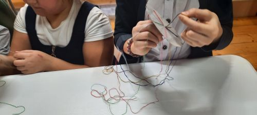Азнакай музеенда балалар «Дуслык беләзеге» үрделәр