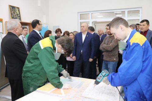 Азнакайда һөнәри юнәлеш бирү буенча конференция узды