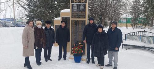 Азнакай үзәк сырхауханәсендә Ватан сакчысы көне уңаеннан батырларны искә алдылар