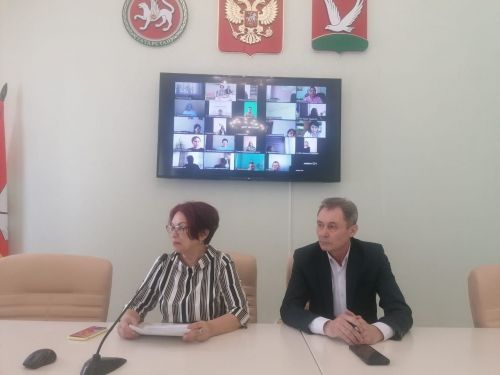 Азнакайда хезмәт урыннарында иминлек хакында сөйләштеләр