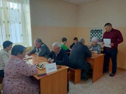 Соседи состязались в шахматах